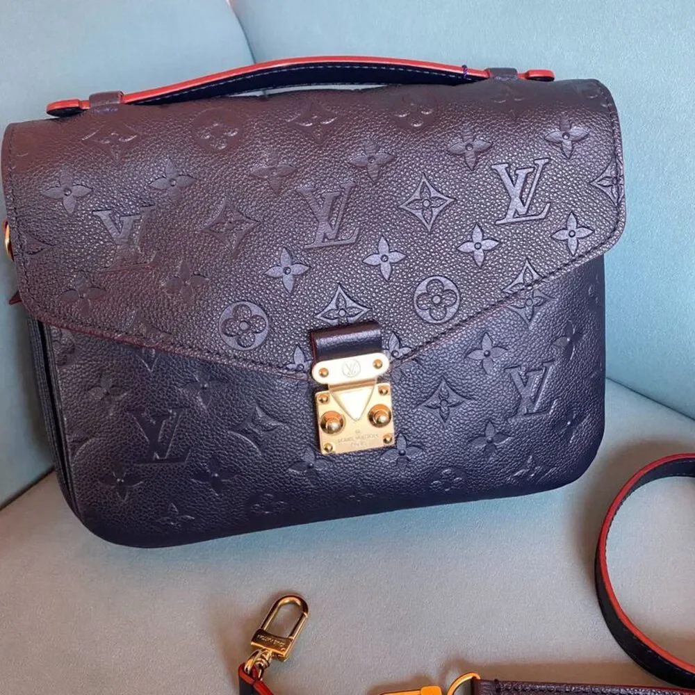 Louis Vuitton Women Pre-Loved Bag Very Good Condition